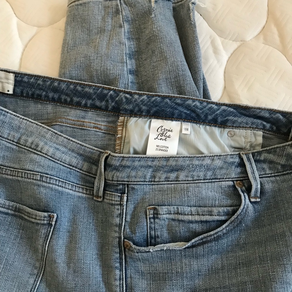 Women's Blue Jeans - Picture 3 of 3